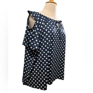 Size 2X cold shoulder Short sleeve Key hole front tie polka dots